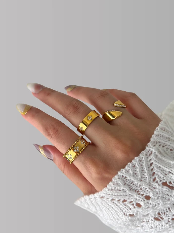 Reign Clover Ring
